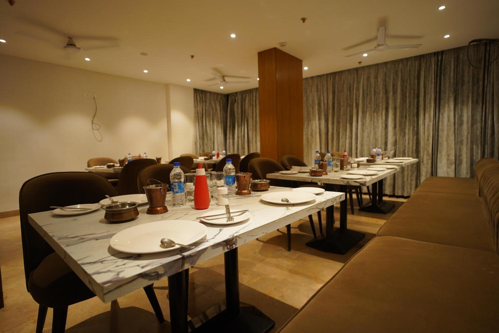 Hotel Mumbai House Express Ουνταϊπούρ Εξωτερικό φωτογραφία